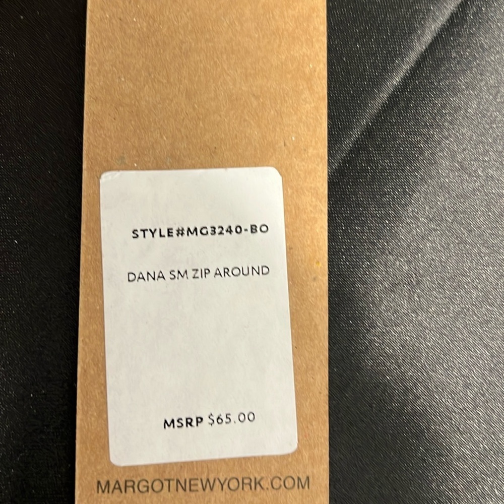 Margot New York | “Dana” Small Zip Around Leather Wallet - Picture 6 of 9